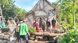 BANTUAN BEDAH RUMAH DARI BAZNAS GUNUNGKIDUL DI NITIKAN BARAT